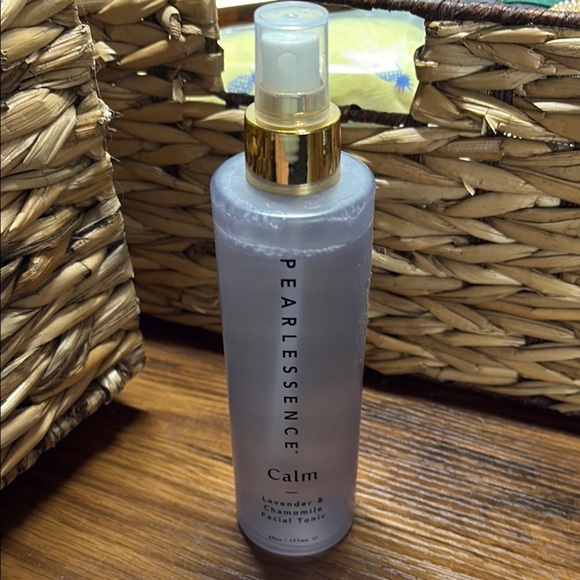 Gold Elegance Skincare Toner - Picture 1 of 5